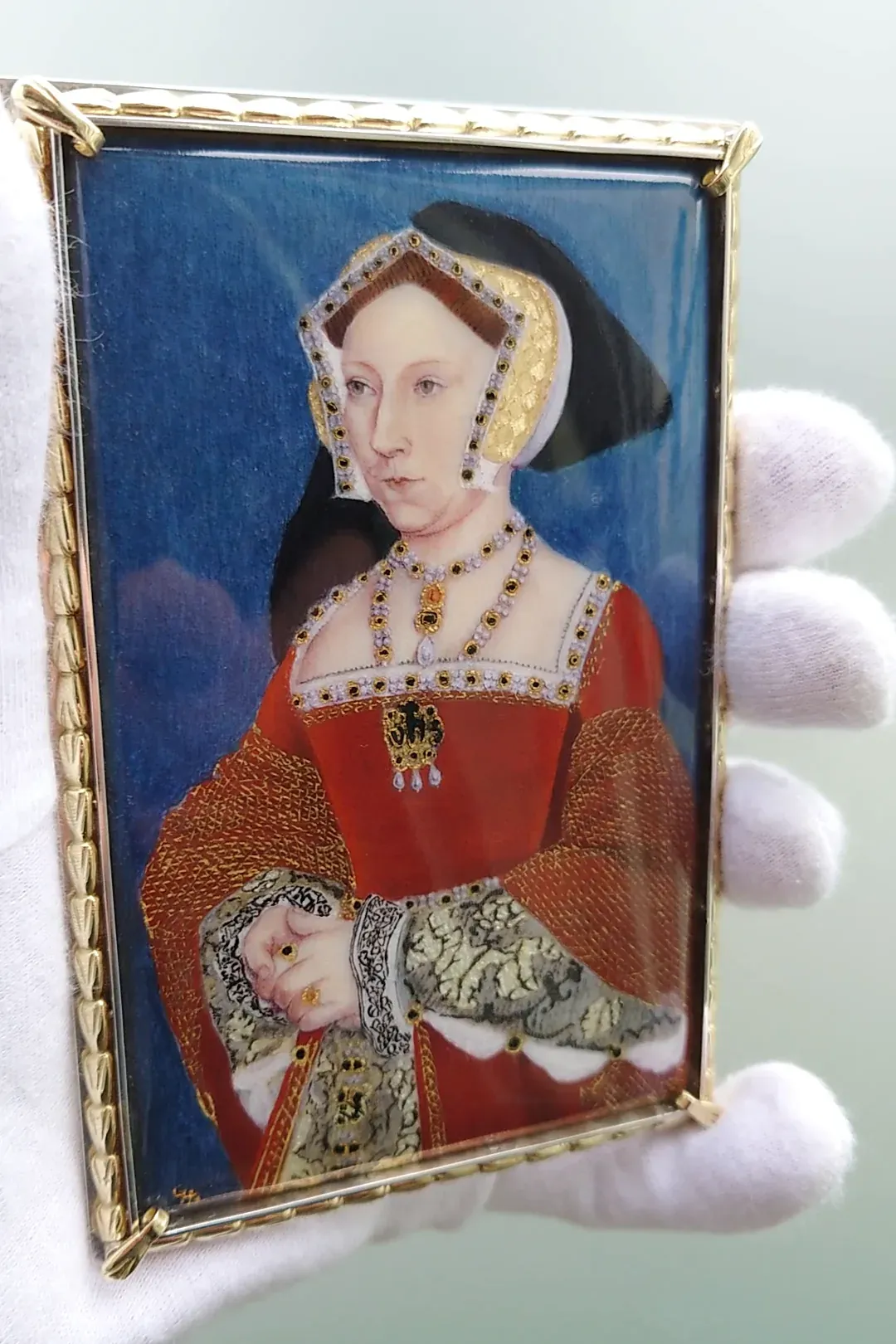 Queen Jane Seymour (after Holbein the Younger, c1536–1537) — 18ct gold, 76 x 114 mm