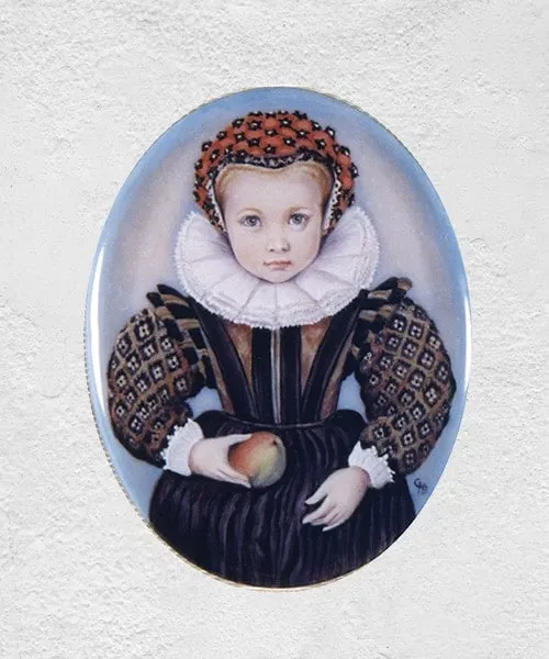 Girl aged Four (after Isaac Oliver) — 18ct gold, 44 x 57 mm